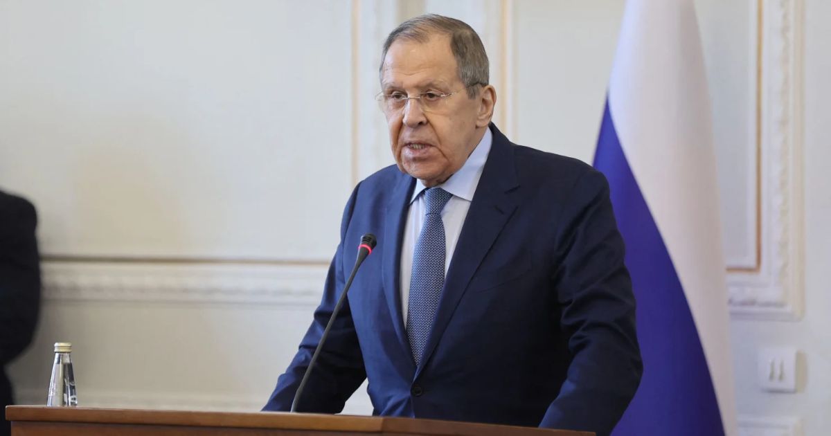 Bộ trưởng Ngoại giao Nga Sergey Lavrov đã bác bỏ khả năng về một cuộc gặp mặt sắp diễn ra giữa Tổng thống Vladimir Putin
