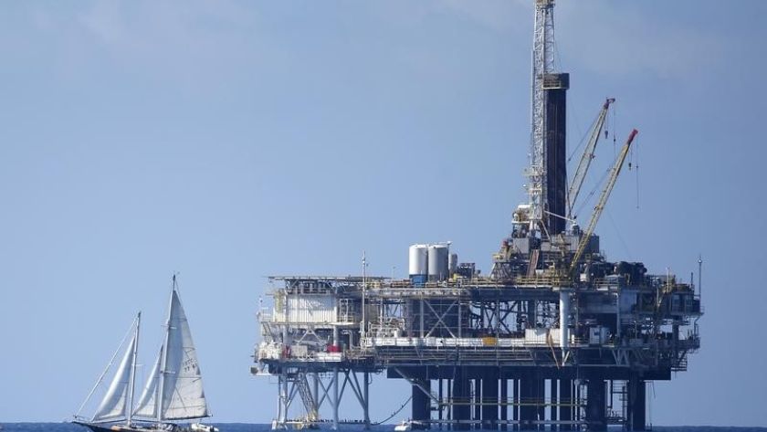 Giá dầu giảm khi Trump thúc đẩy đối thoại Nga - Ukraine