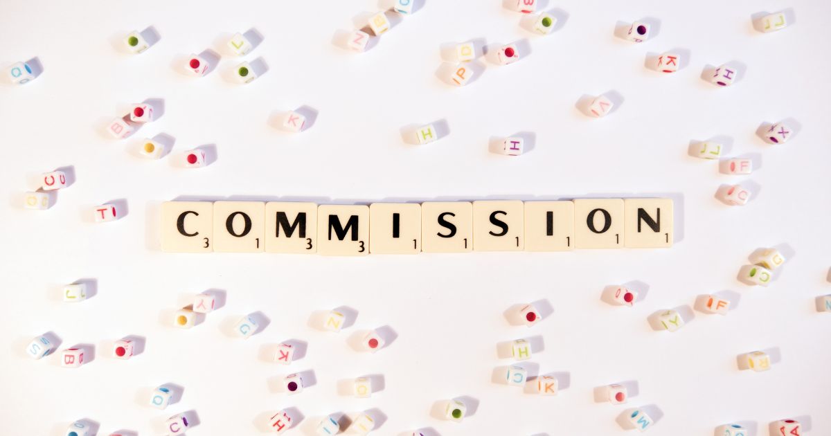 Phí Commission (Phí hoa hồng)