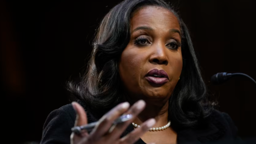 Trump tuyên bố bãi nhiệm thống đốc FED Lisa Cook