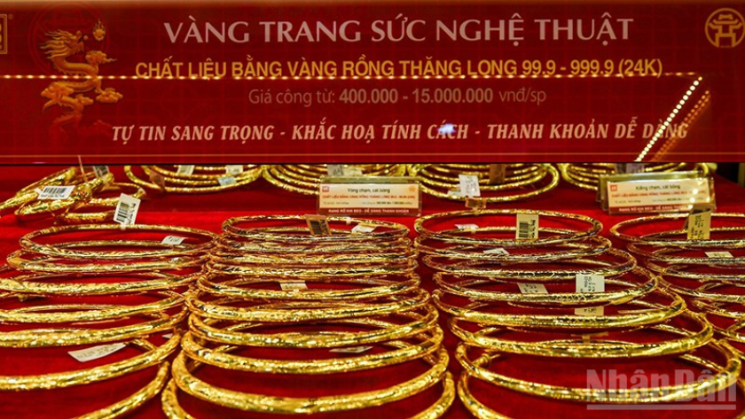 Vàng miếng vượt 134 triệu đồng/ lượng