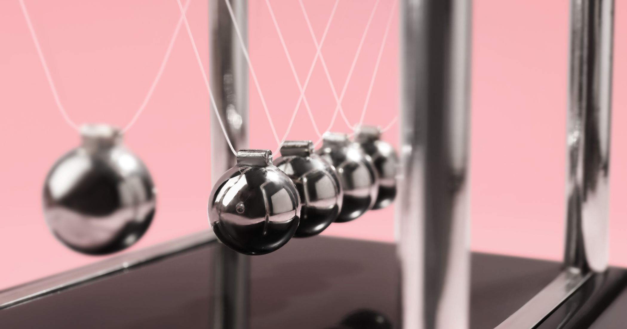 Hình minh họa momentum trong giao dịch Hình minh họa momentum trong giao dịch