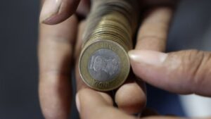 Rupee Ấn Độ Chạm Đáy Lịch Sử, Áp Lực Giảm Giá Tiếp Diễn Bất Chấp Can Thiệp Của RBI